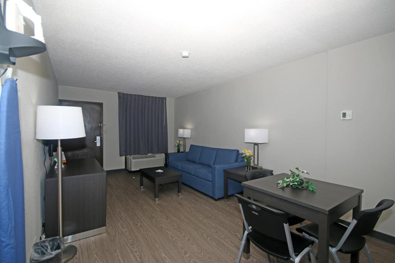 Clarion Pointe Statesville Εξωτερικό φωτογραφία