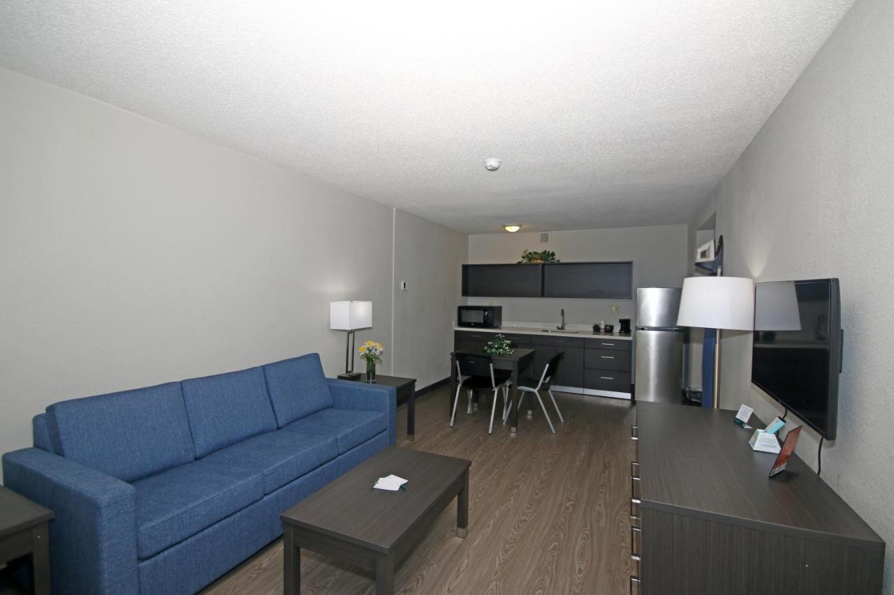 Clarion Pointe Statesville Εξωτερικό φωτογραφία