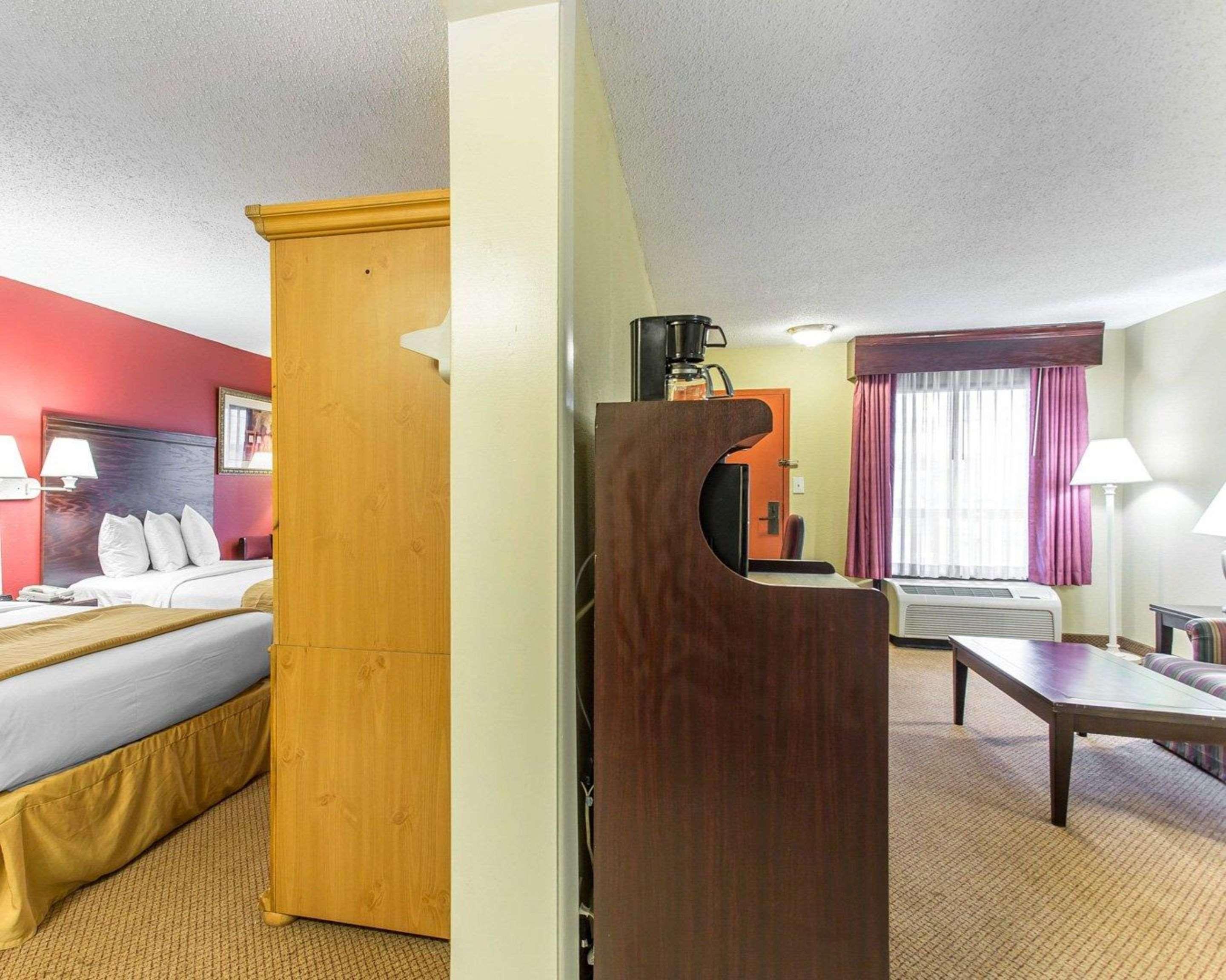 Clarion Pointe Statesville Εξωτερικό φωτογραφία