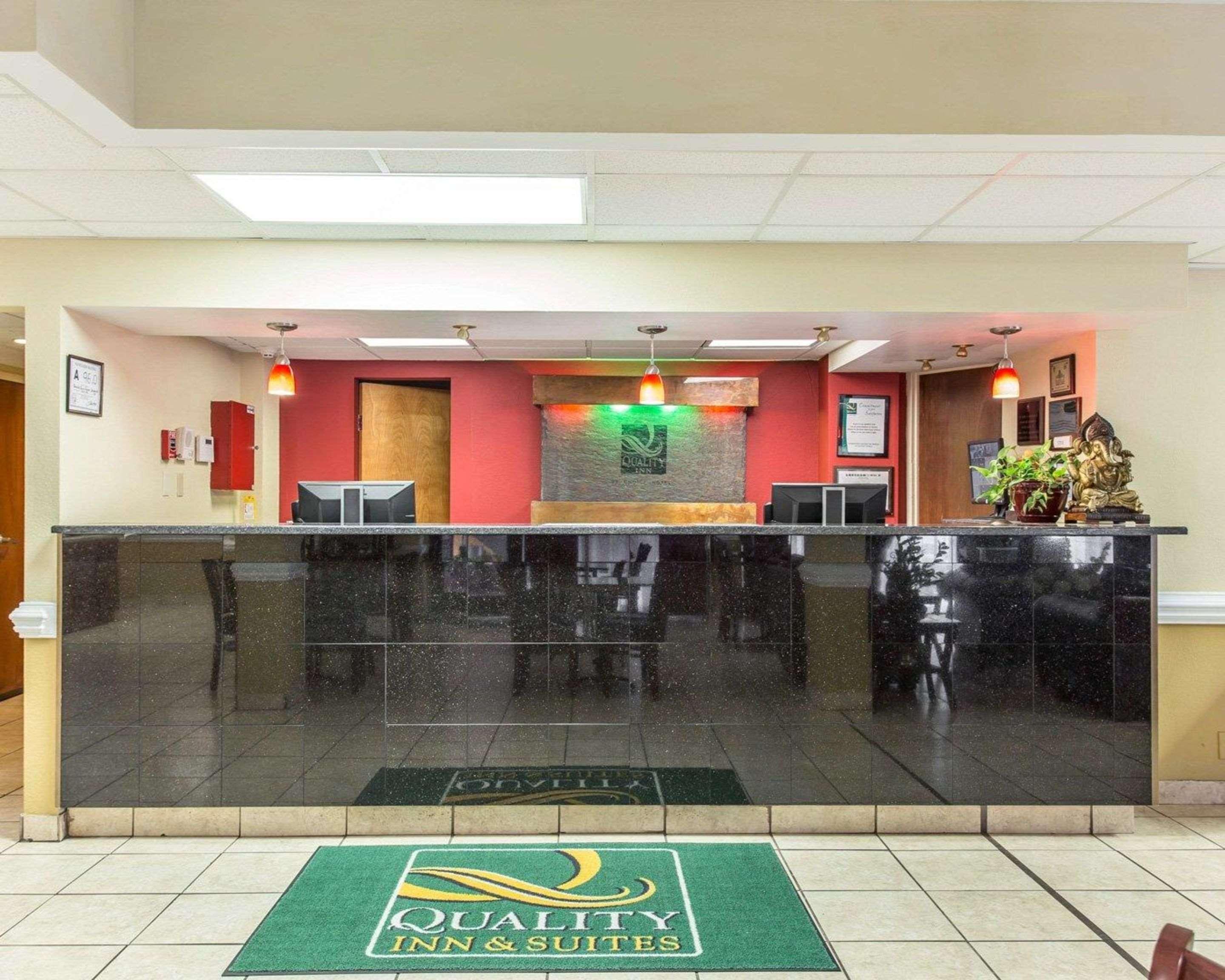 Clarion Pointe Statesville Εξωτερικό φωτογραφία