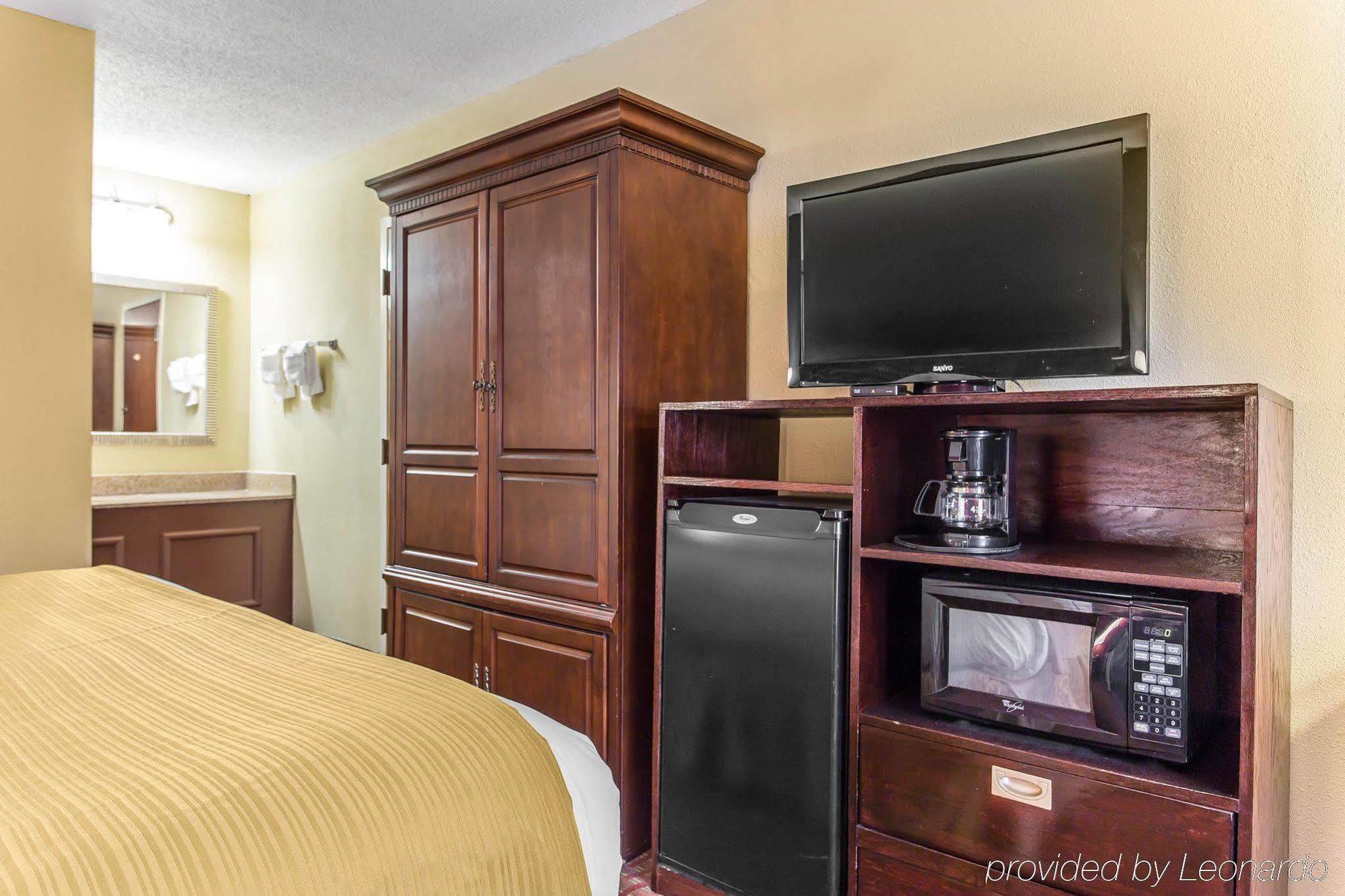Clarion Pointe Statesville Εξωτερικό φωτογραφία