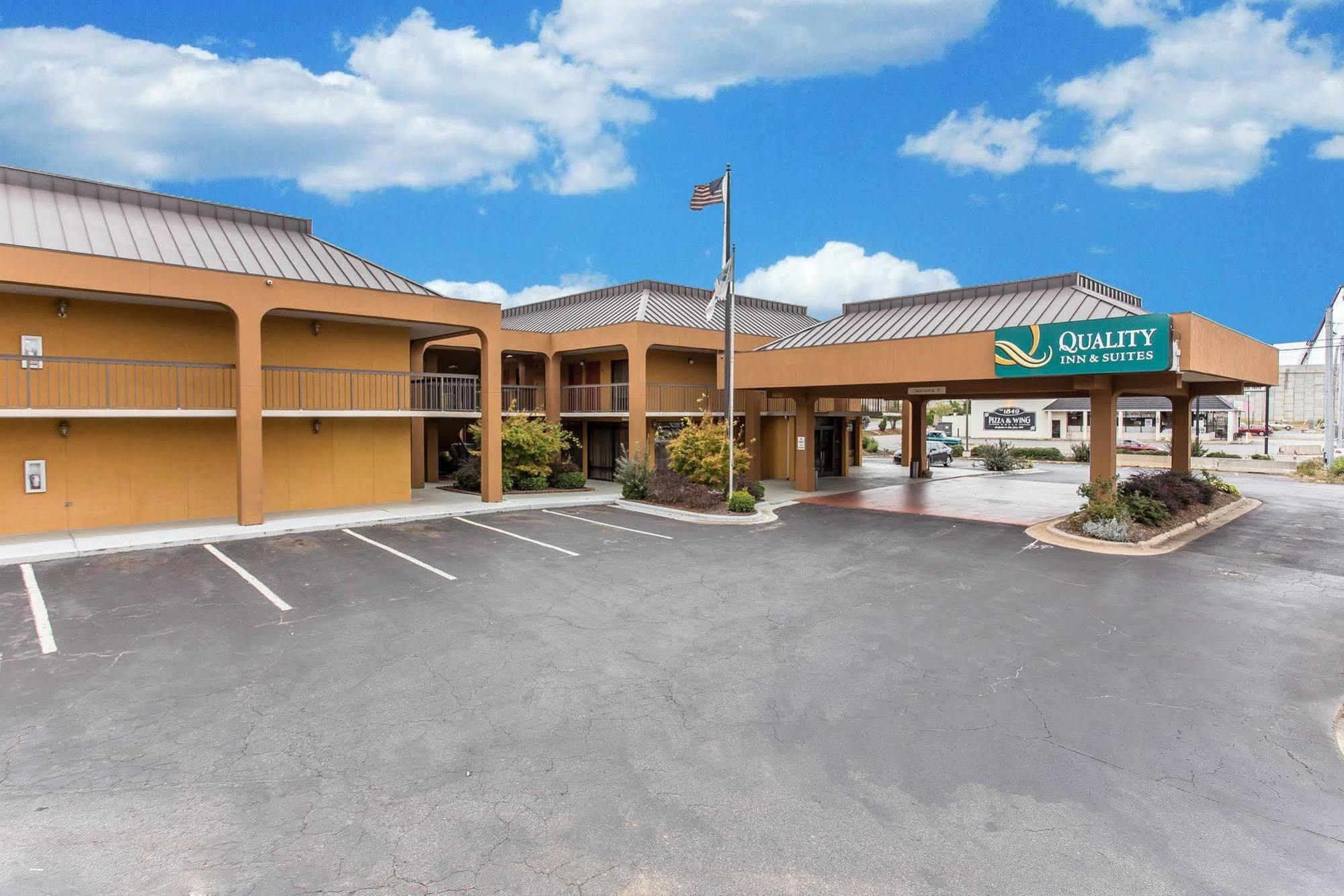 Clarion Pointe Statesville Εξωτερικό φωτογραφία