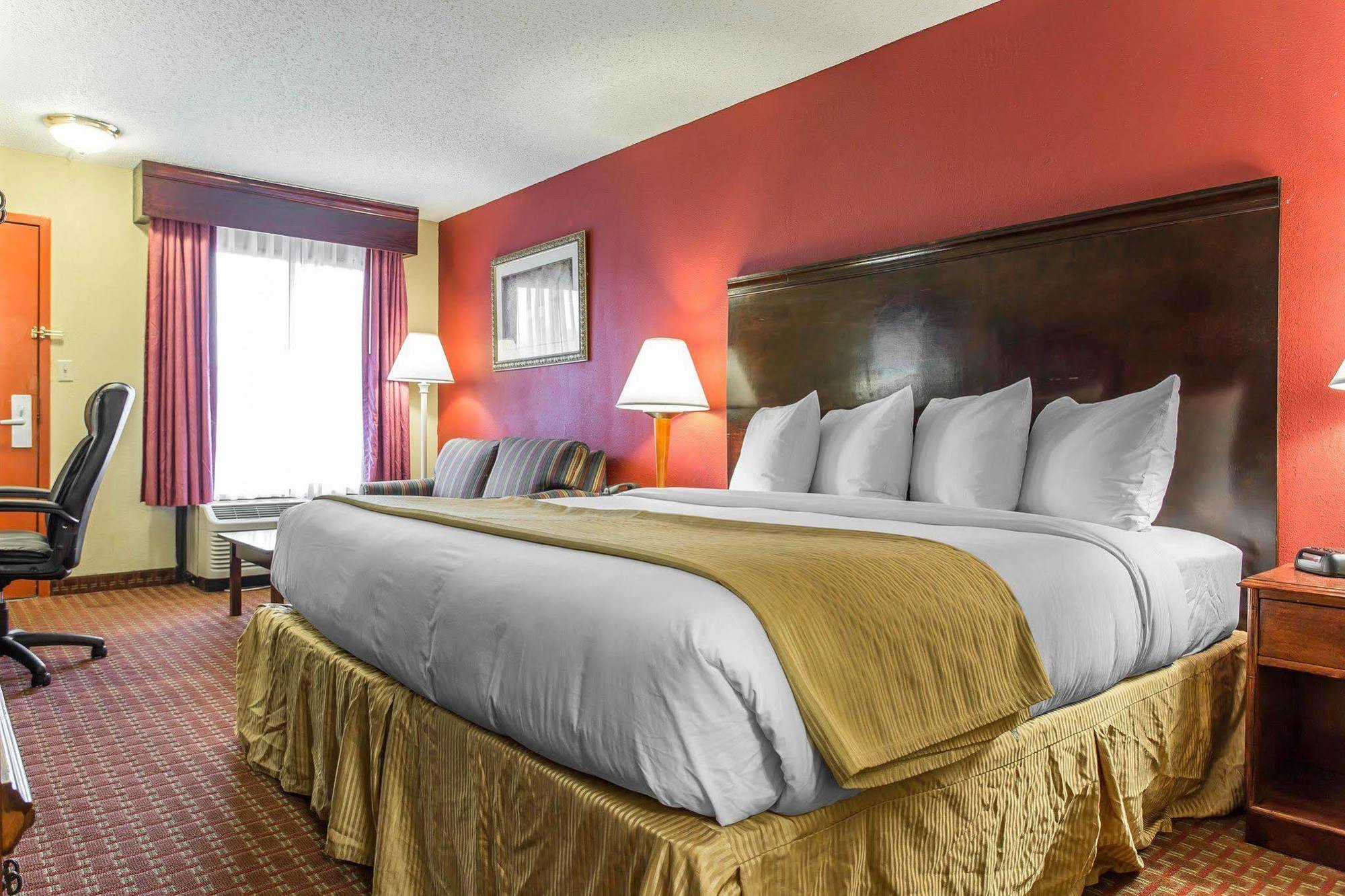 Clarion Pointe Statesville Εξωτερικό φωτογραφία